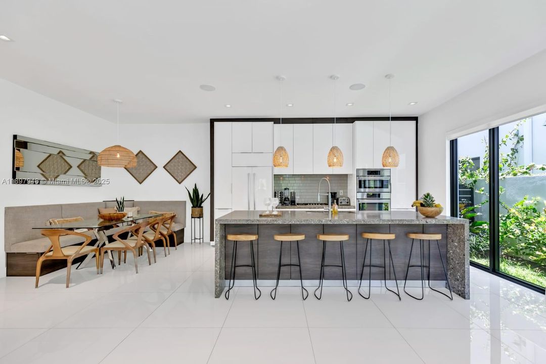 待售: $1,799,000 (5 贝兹, 4 浴室, 3066 平方英尺)