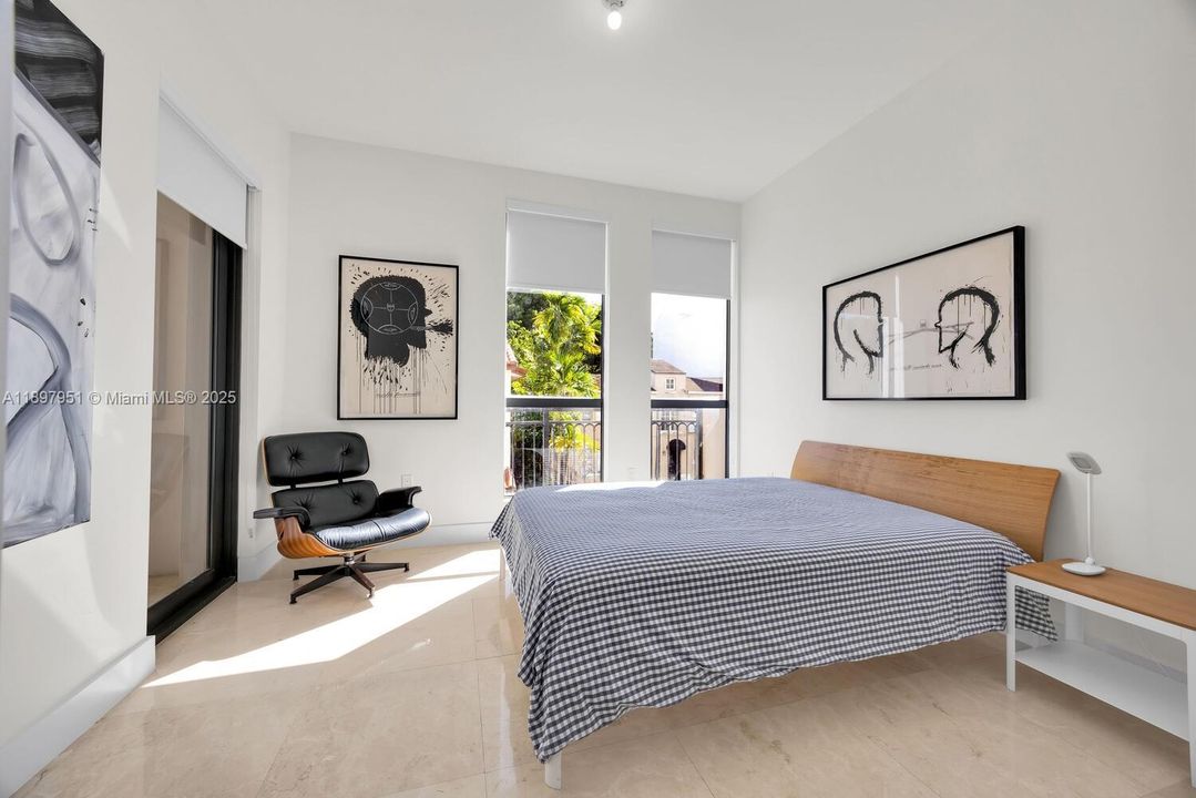 For Sale: $1,650,000 (2 beds, 2 baths, 1972 Square Feet)