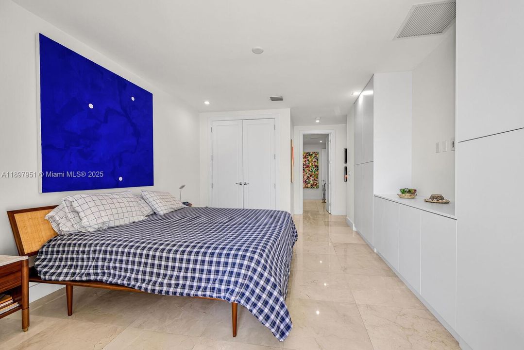 For Sale: $1,650,000 (2 beds, 2 baths, 1972 Square Feet)