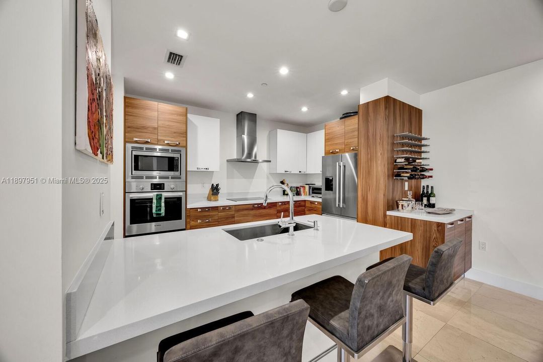 For Sale: $1,650,000 (2 beds, 2 baths, 1972 Square Feet)