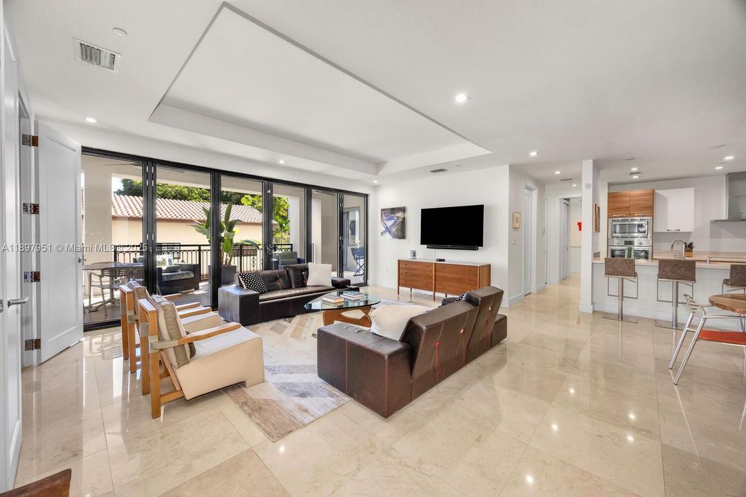 For Sale: $1,650,000 (2 beds, 2 baths, 1972 Square Feet)