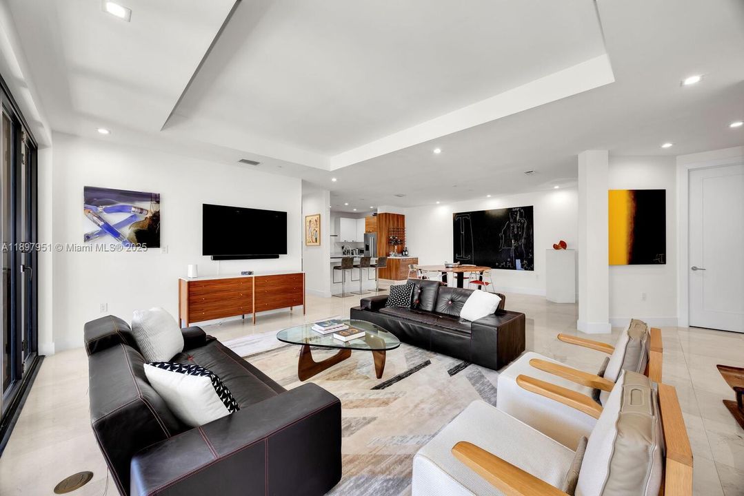 For Sale: $1,650,000 (2 beds, 2 baths, 1972 Square Feet)