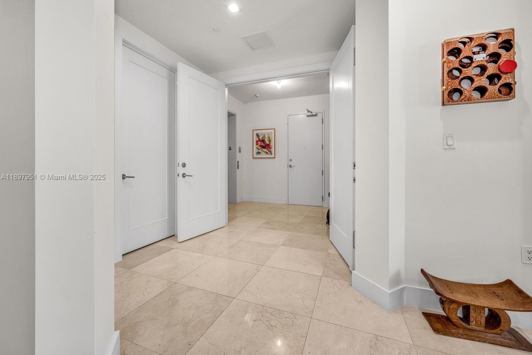 For Sale: $1,650,000 (2 beds, 2 baths, 1972 Square Feet)