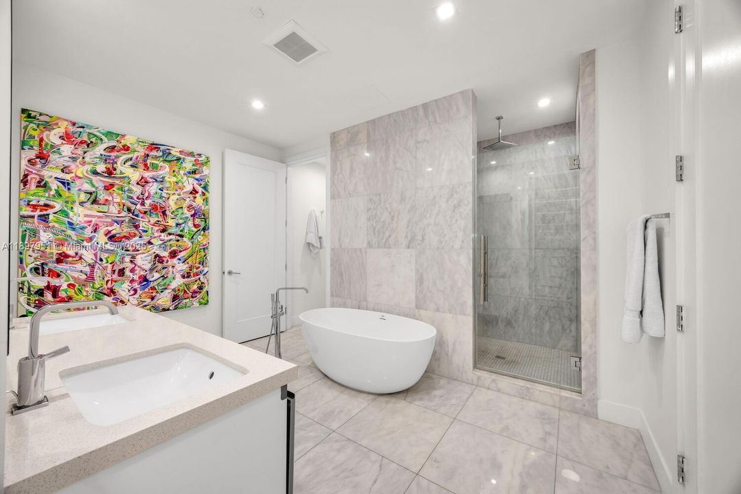 For Sale: $1,650,000 (2 beds, 2 baths, 1972 Square Feet)