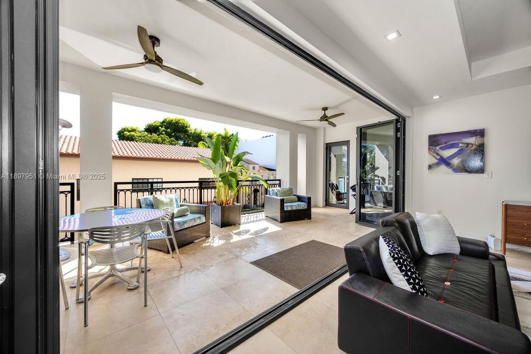 For Sale: $1,650,000 (2 beds, 2 baths, 1972 Square Feet)