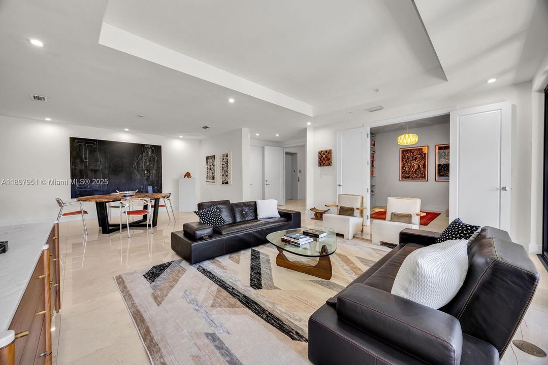 For Sale: $1,650,000 (2 beds, 2 baths, 1972 Square Feet)