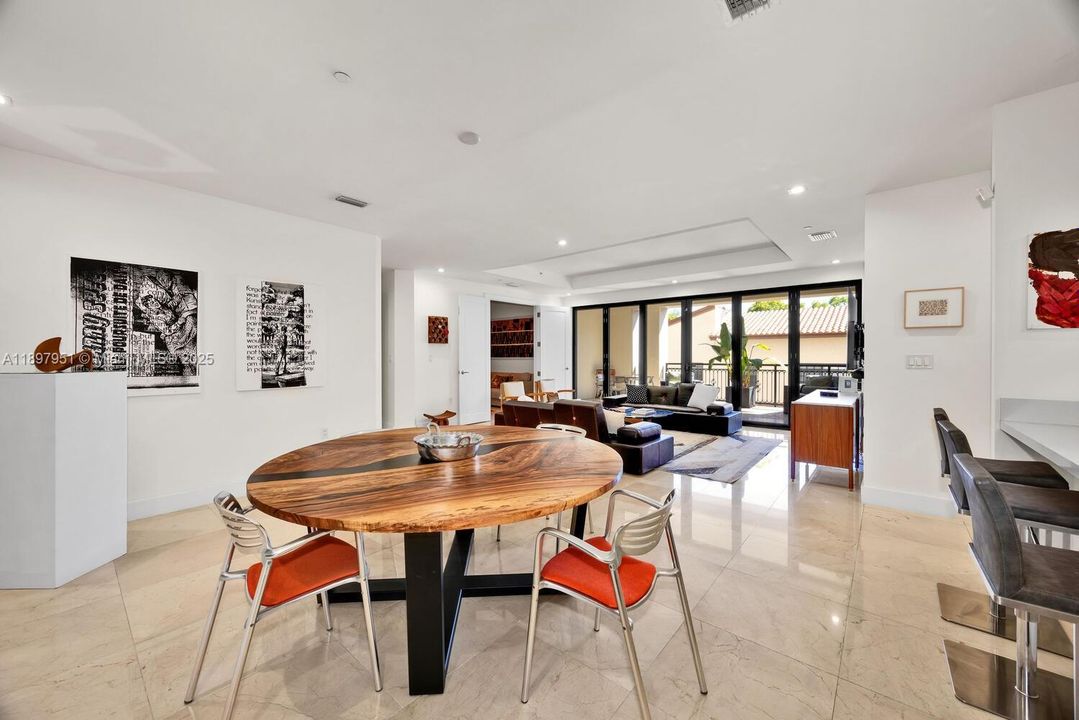 For Sale: $1,650,000 (2 beds, 2 baths, 1972 Square Feet)