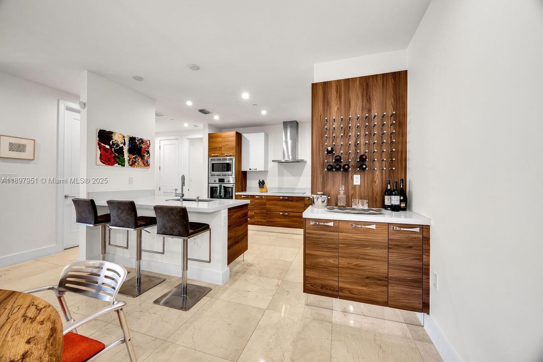 For Sale: $1,650,000 (2 beds, 2 baths, 1972 Square Feet)