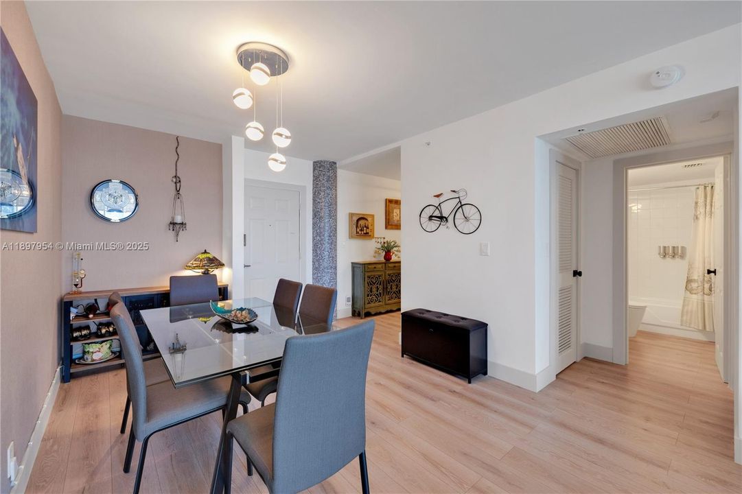 Activo con contrato: $4,500 (1 camas, 1 baños, 745 Pies cuadrados)