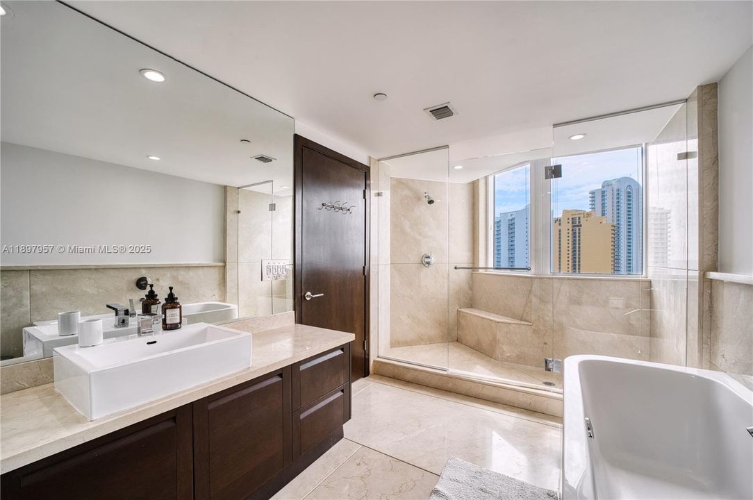 待售: $1,900,000 (4 贝兹, 4 浴室, 2914 平方英尺)