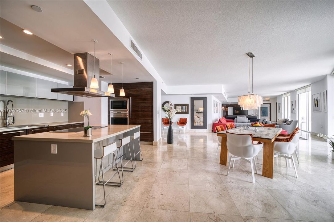 待售: $1,900,000 (4 贝兹, 4 浴室, 2914 平方英尺)