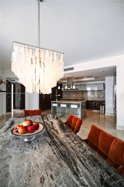 待售: $1,900,000 (4 贝兹, 4 浴室, 2914 平方英尺)