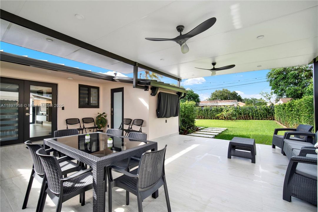 Active With Contract: $475,000 (2 beds, 1 baths, 750 Square Feet)