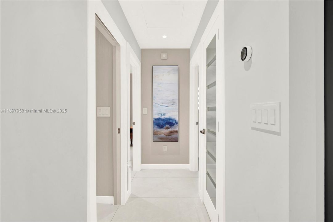 Active With Contract: $475,000 (2 beds, 1 baths, 750 Square Feet)