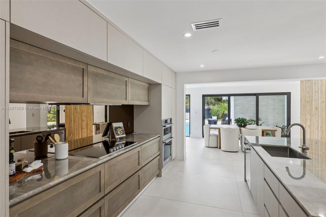 Active With Contract: $1,899,000 (4 beds, 3 baths, 2745 Square Feet)