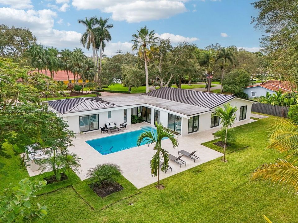 Active With Contract: $1,899,000 (4 beds, 3 baths, 2745 Square Feet)