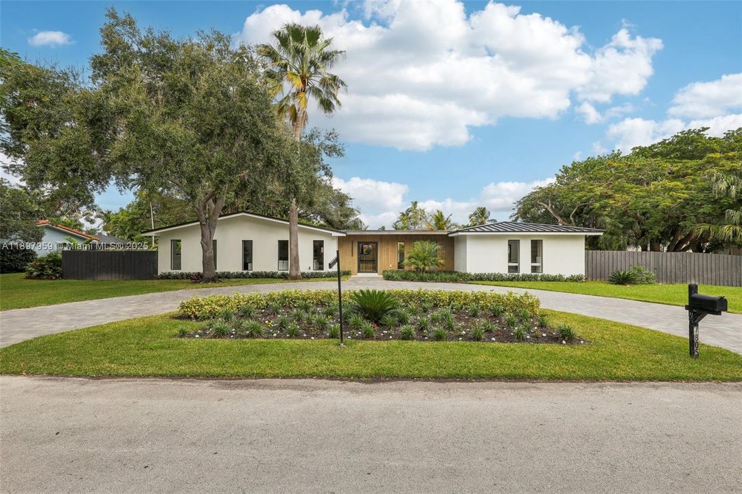 Active With Contract: $1,899,000 (4 beds, 3 baths, 2745 Square Feet)