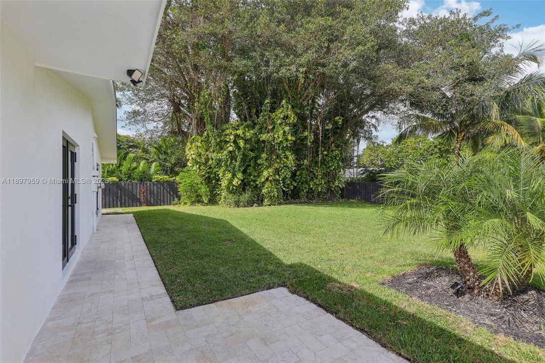 Active With Contract: $1,899,000 (4 beds, 3 baths, 2745 Square Feet)