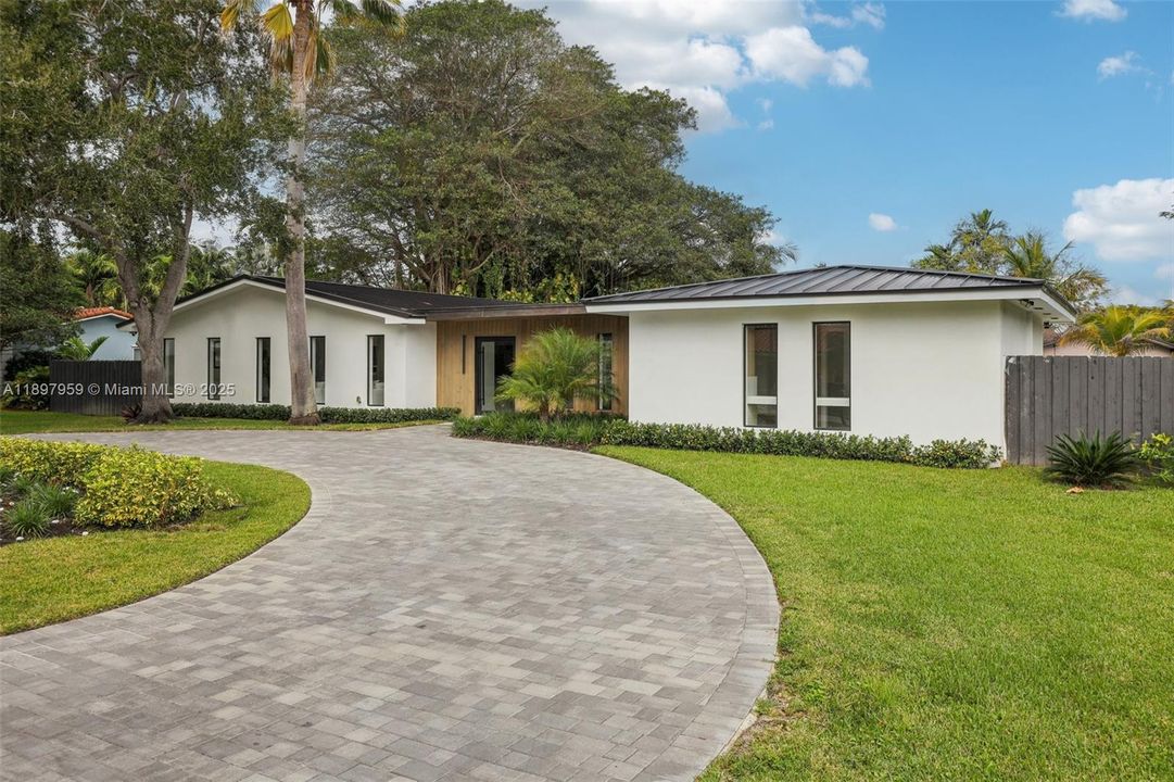 Active With Contract: $1,899,000 (4 beds, 3 baths, 2745 Square Feet)