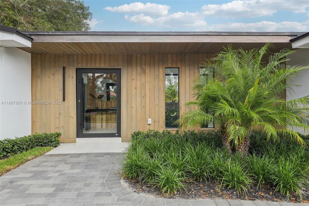 Active With Contract: $1,899,000 (4 beds, 3 baths, 2745 Square Feet)