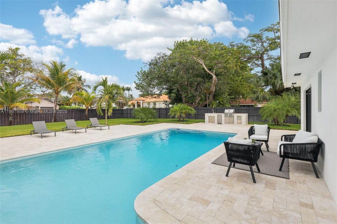 Active With Contract: $1,899,000 (4 beds, 3 baths, 2745 Square Feet)