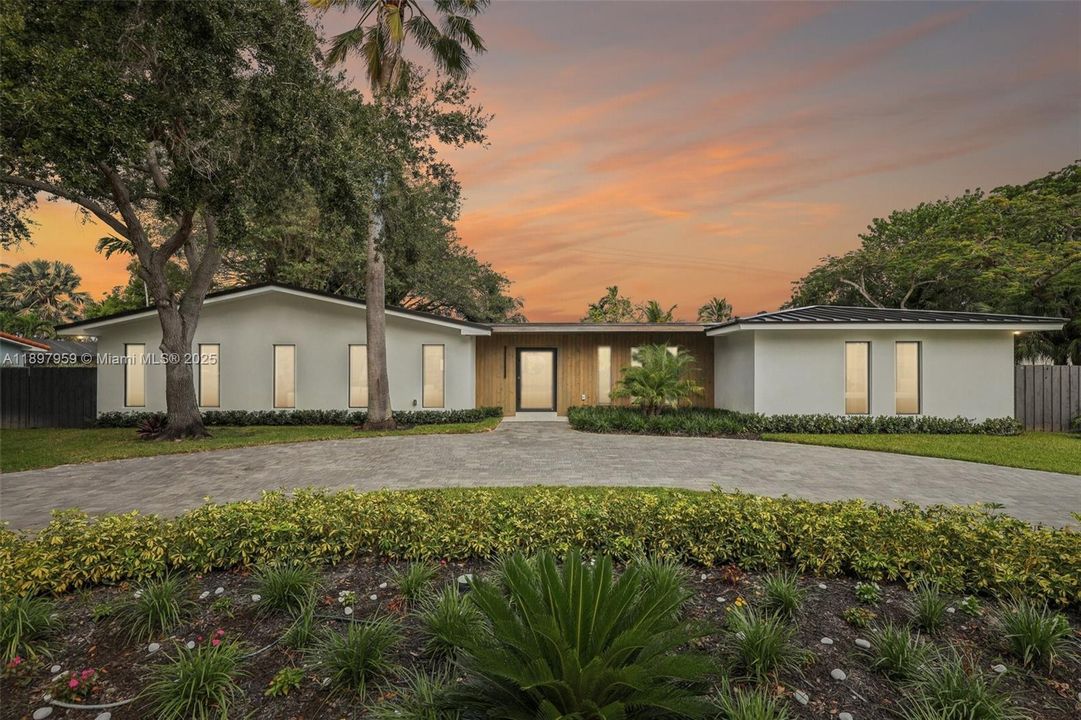 Active With Contract: $1,899,000 (4 beds, 3 baths, 2745 Square Feet)