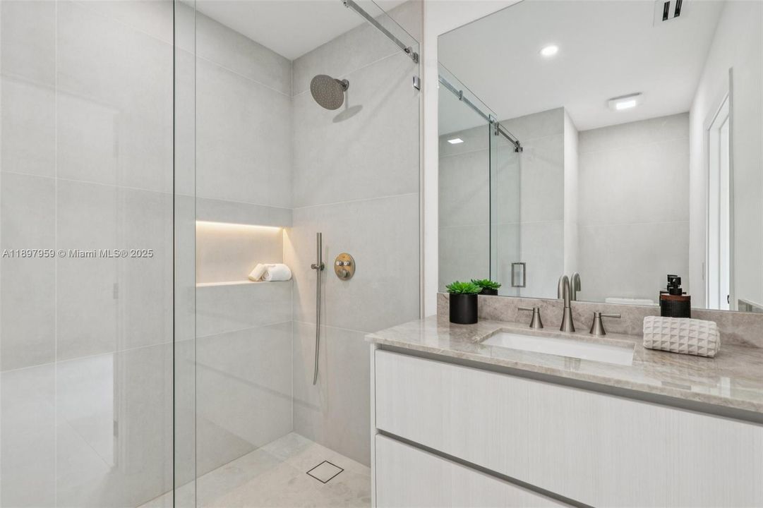 Active With Contract: $1,899,000 (4 beds, 3 baths, 2745 Square Feet)