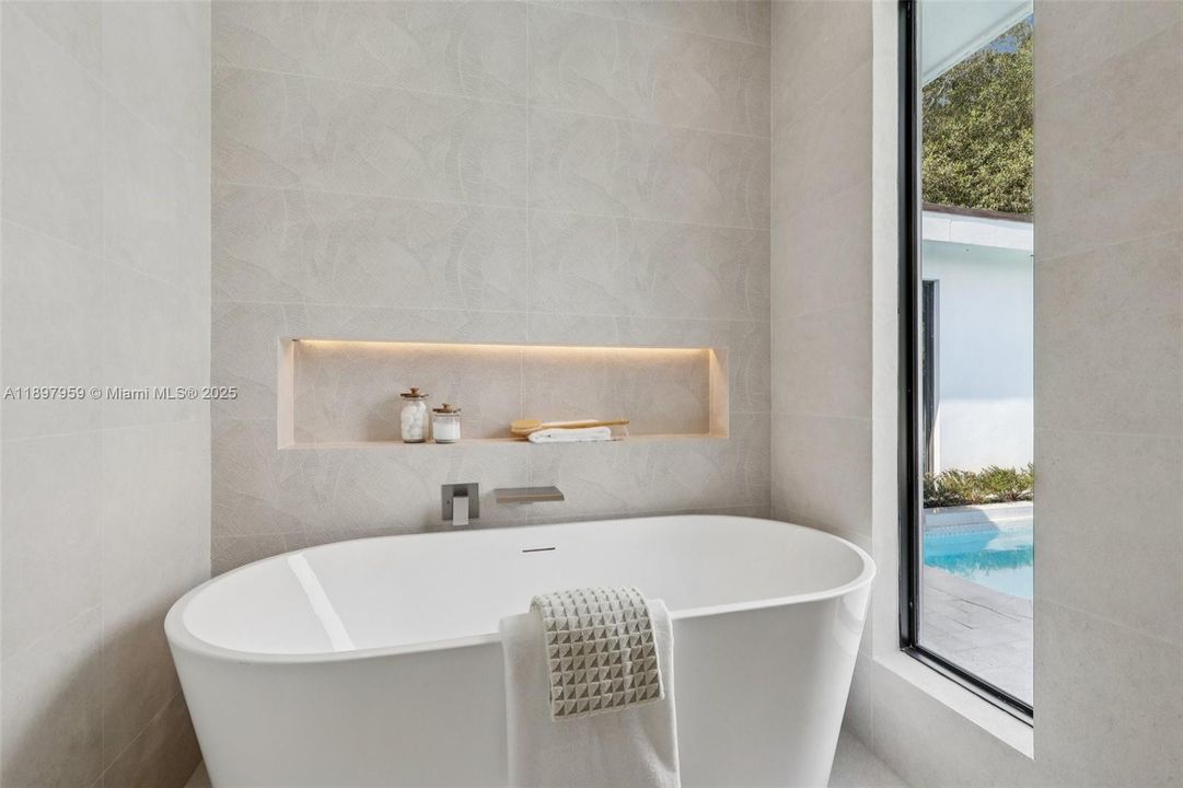 Active With Contract: $1,899,000 (4 beds, 3 baths, 2745 Square Feet)