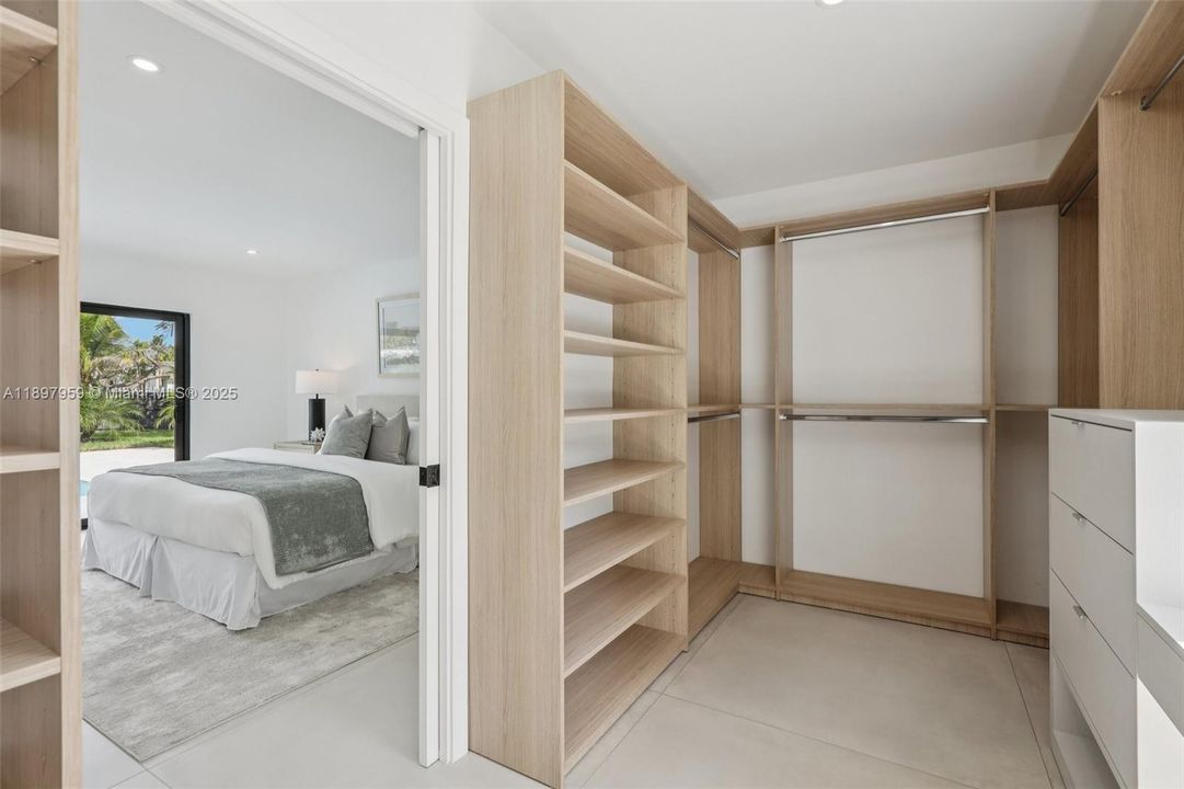 Active With Contract: $1,899,000 (4 beds, 3 baths, 2745 Square Feet)