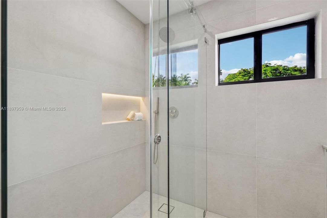 Active With Contract: $1,899,000 (4 beds, 3 baths, 2745 Square Feet)