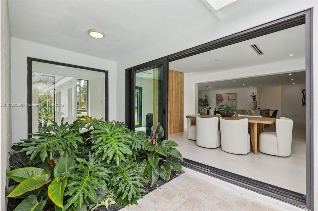 Active With Contract: $1,899,000 (4 beds, 3 baths, 2745 Square Feet)