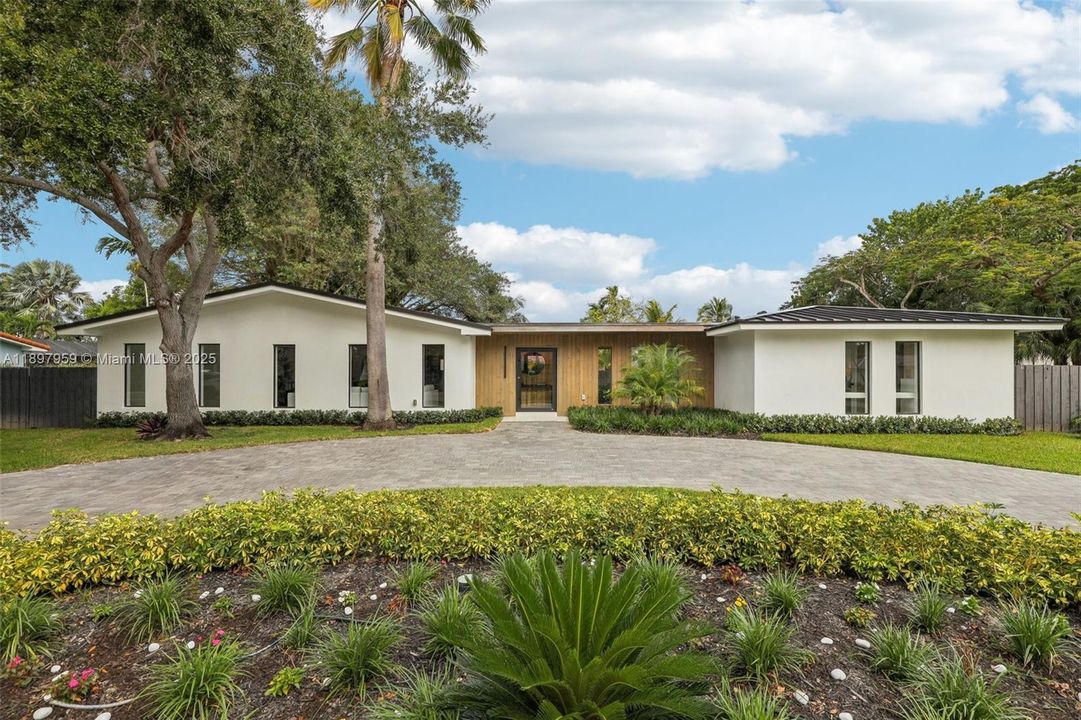 Active With Contract: $1,899,000 (4 beds, 3 baths, 2745 Square Feet)