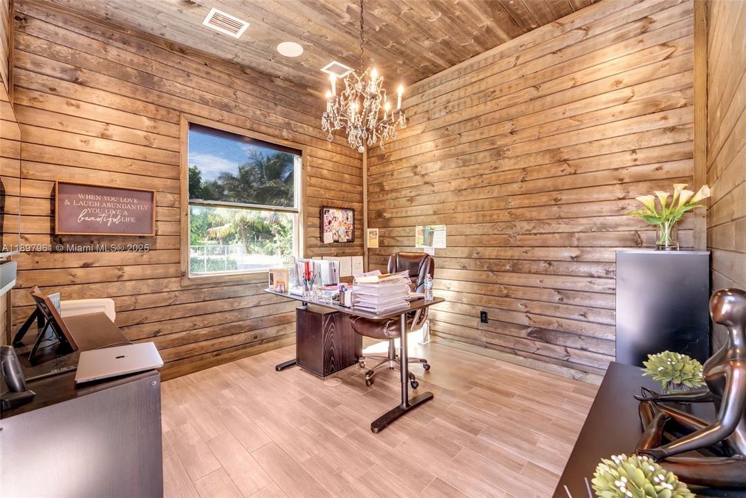 待售: $1,900,000 (6 贝兹, 6 浴室, 4213 平方英尺)