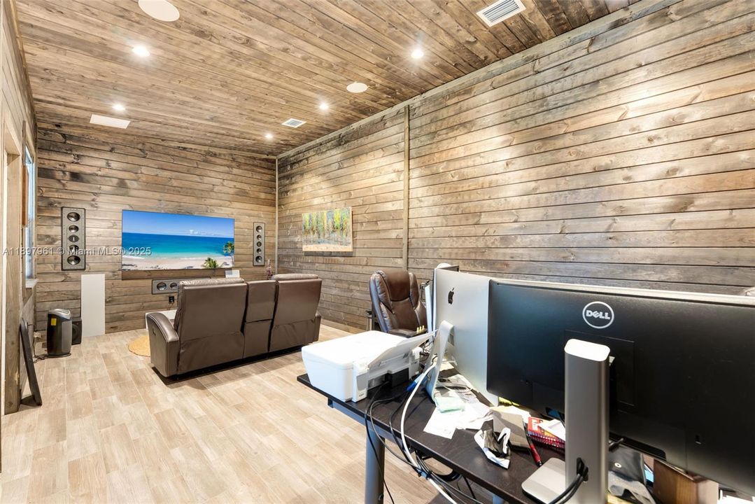 待售: $1,900,000 (6 贝兹, 6 浴室, 4213 平方英尺)