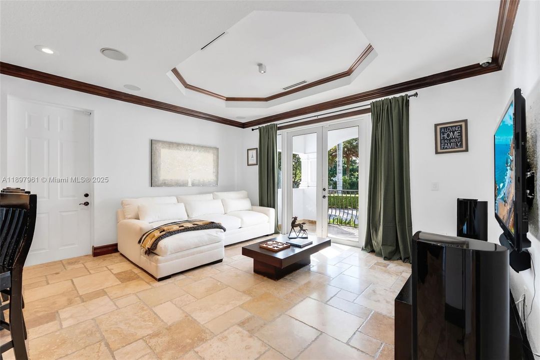 待售: $1,900,000 (6 贝兹, 6 浴室, 4213 平方英尺)