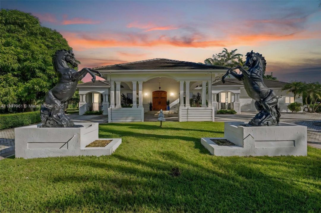 待售: $1,900,000 (6 贝兹, 6 浴室, 4213 平方英尺)