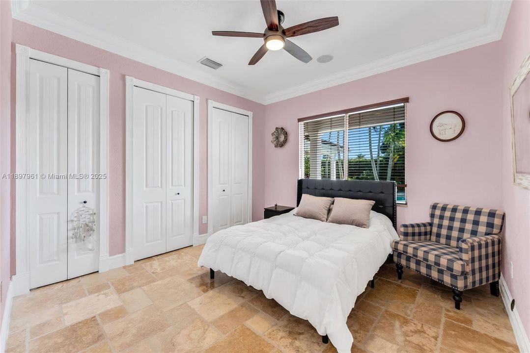 待售: $1,900,000 (6 贝兹, 6 浴室, 4213 平方英尺)