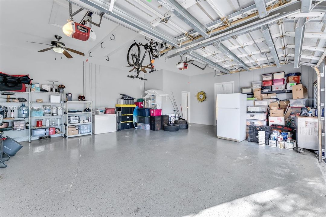 待售: $1,900,000 (6 贝兹, 6 浴室, 4213 平方英尺)