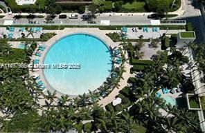 Recientemente alquilado: $5,700 (2 camas, 3 baños, 1186 Pies cuadrados)