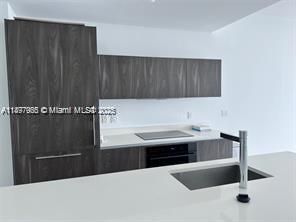 Recientemente alquilado: $5,700 (2 camas, 3 baños, 1186 Pies cuadrados)