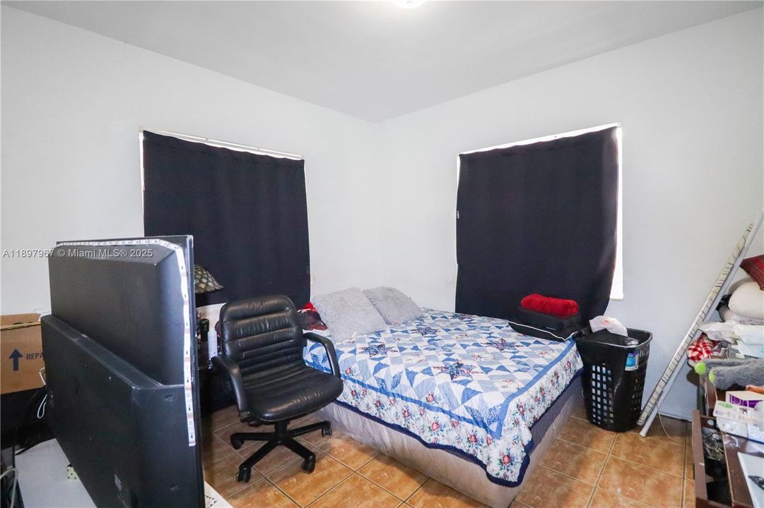 待售: $850,000 (0 贝兹, 0 浴室, 2231 平方英尺)