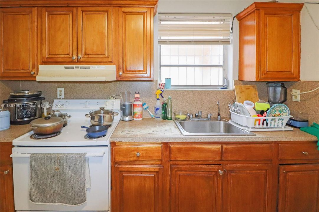 待售: $850,000 (0 贝兹, 0 浴室, 2231 平方英尺)