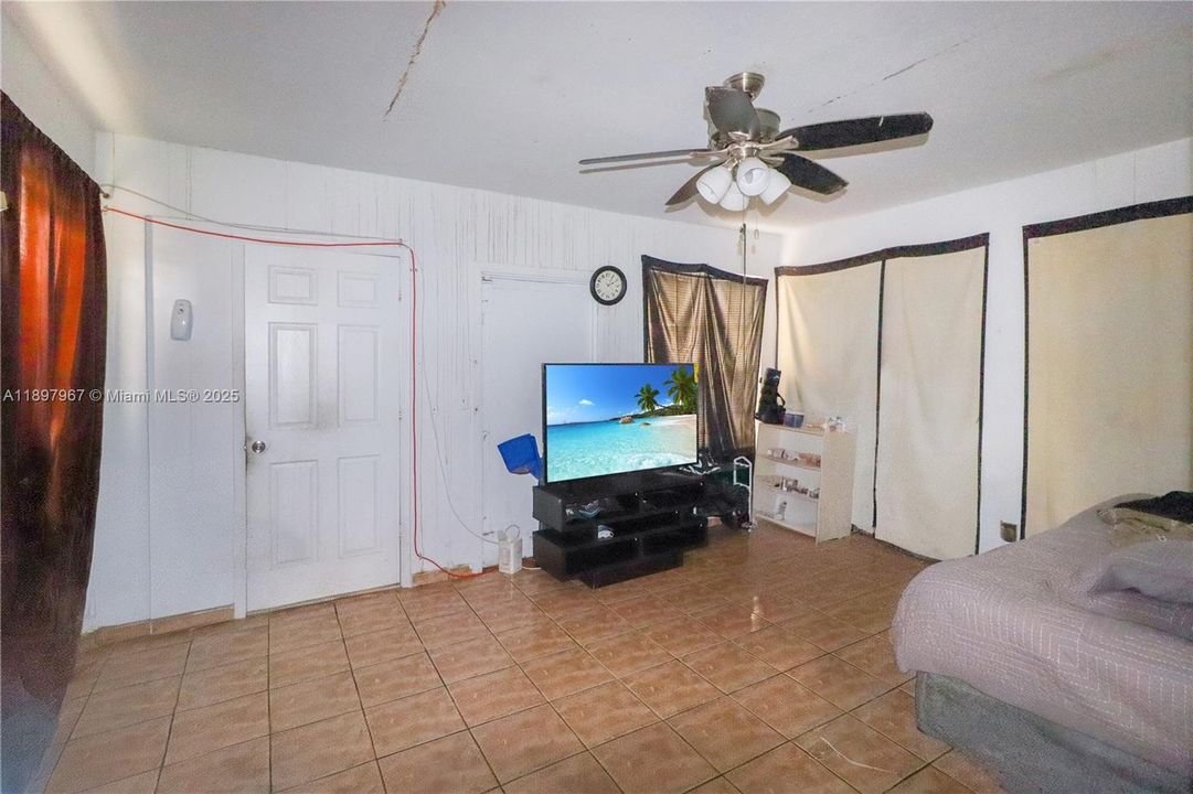 待售: $850,000 (0 贝兹, 0 浴室, 2231 平方英尺)