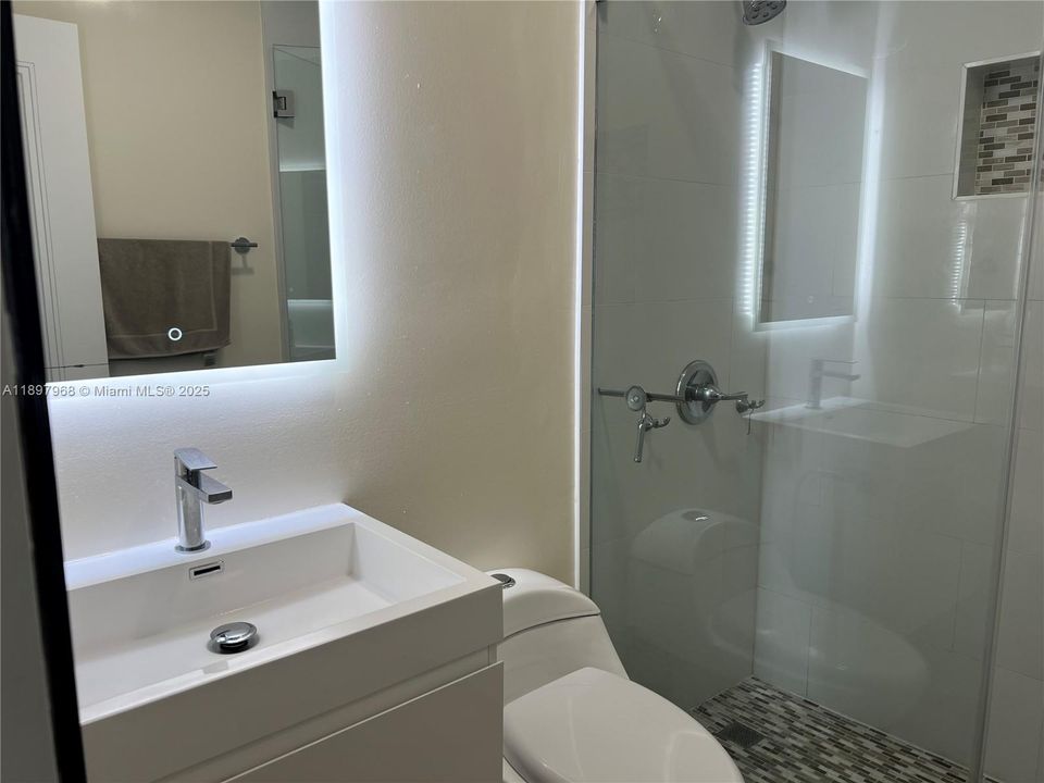 2nd Bathroom