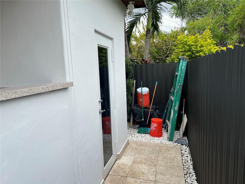 En Venta: $890,000 (4 camas, 3 baños, 2204 Pies cuadrados)