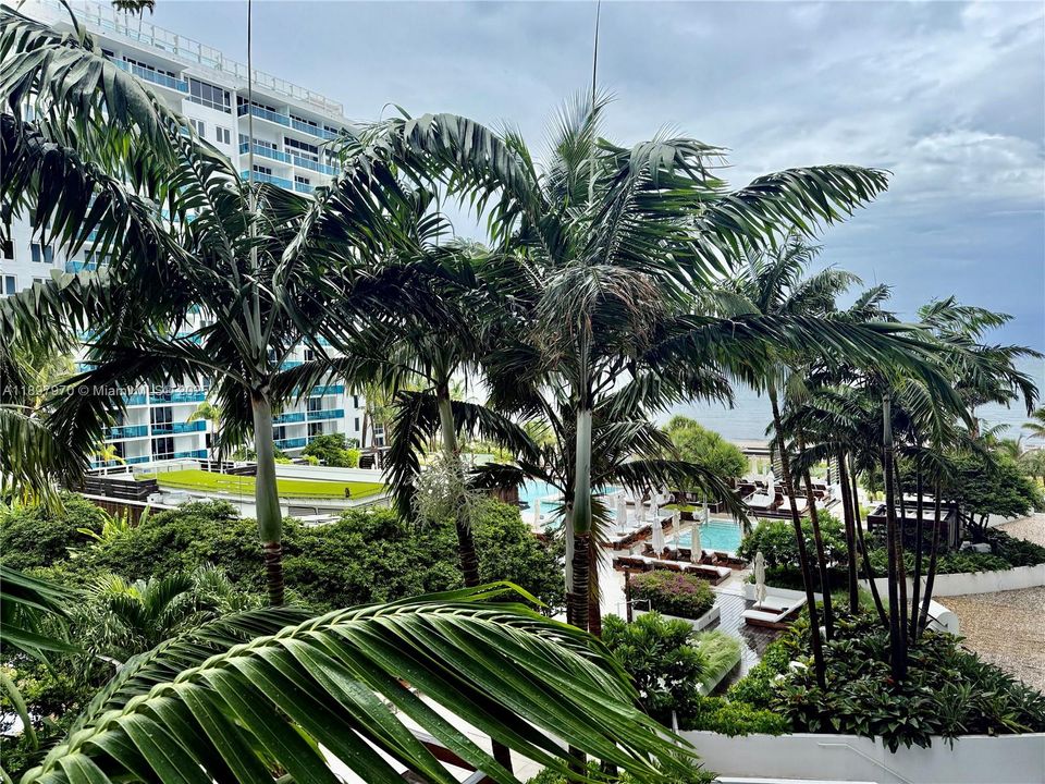 For Rent: $7,000 (1 beds, 1 baths, 900 Square Feet)