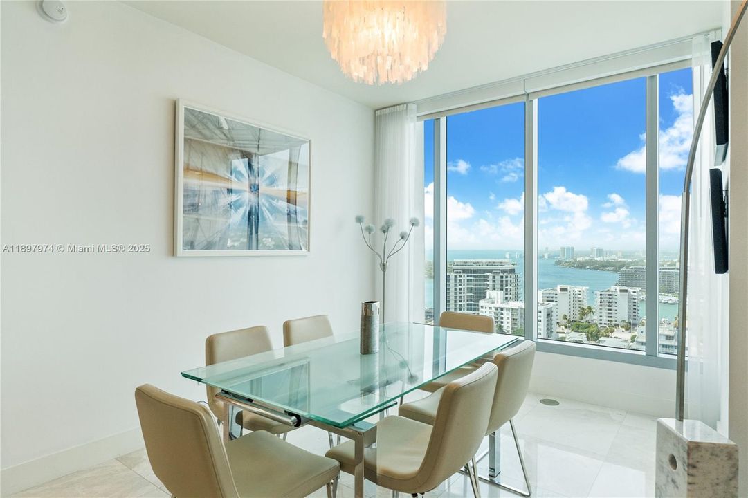 Recently Rented: $9,000 (2 beds, 2 baths, 1280 Square Feet)