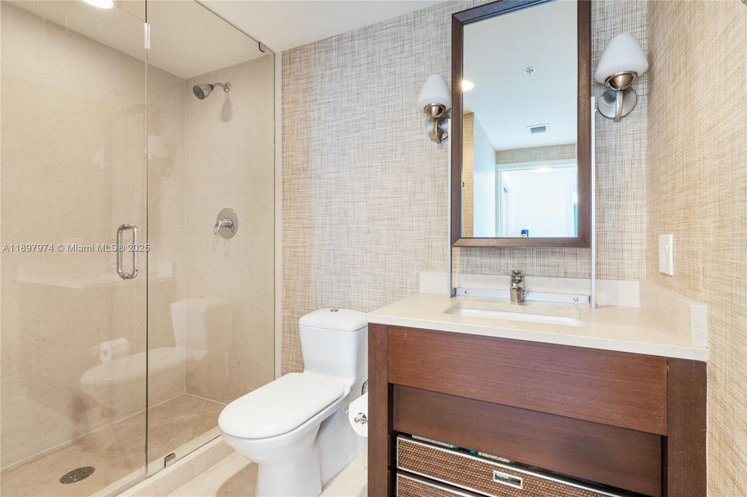 Recently Rented: $9,000 (2 beds, 2 baths, 1280 Square Feet)