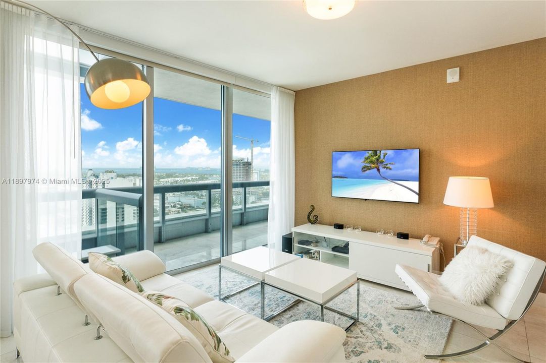 Recently Rented: $9,000 (2 beds, 2 baths, 1280 Square Feet)