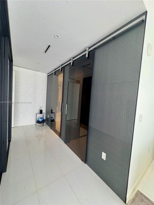 For Rent: $20,000 (2 beds, 2 baths, 1600 Square Feet)